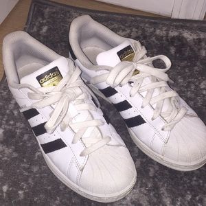 Adidas Superstars SIZE 6